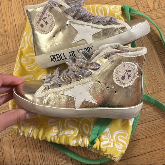 💕HP💕Golden Goose x Bonpoint gold metallic high top girls sneakers - Picture 4 of 7